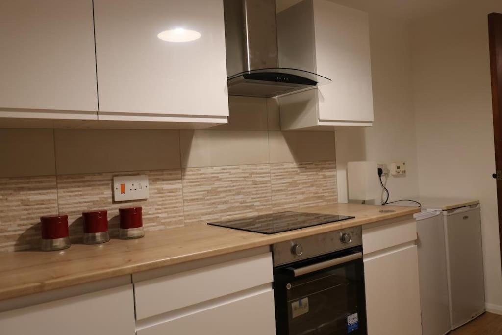 Entire -4 Bedrooms Detached House With Driveway Nottingham Zewnętrze zdjęcie