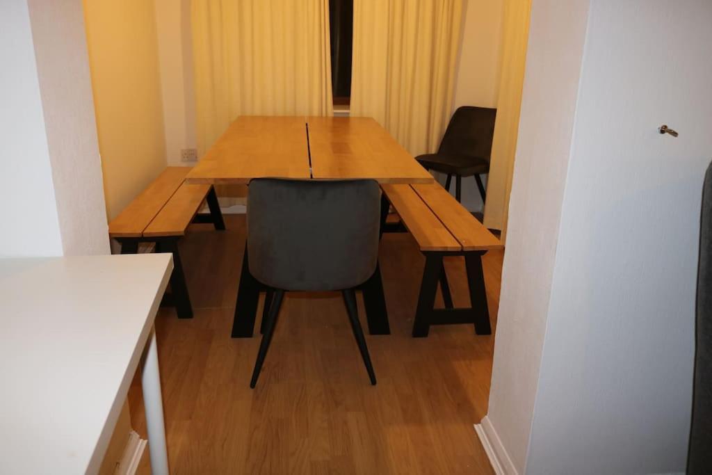 Entire -4 Bedrooms Detached House With Driveway Nottingham Zewnętrze zdjęcie