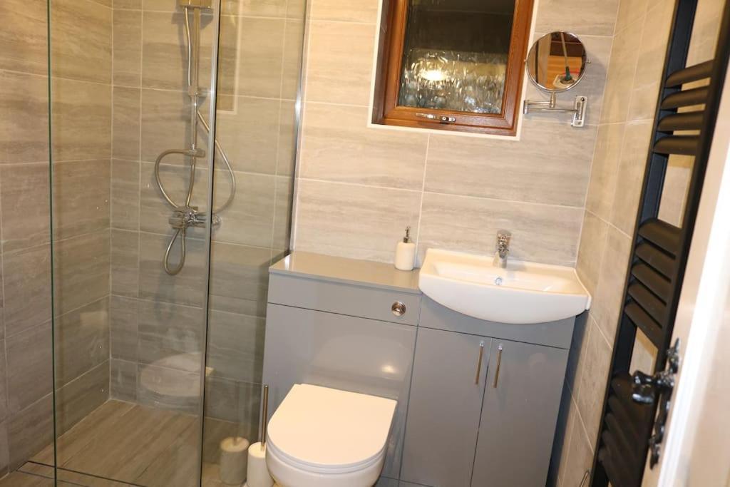 Entire -4 Bedrooms Detached House With Driveway Nottingham Zewnętrze zdjęcie