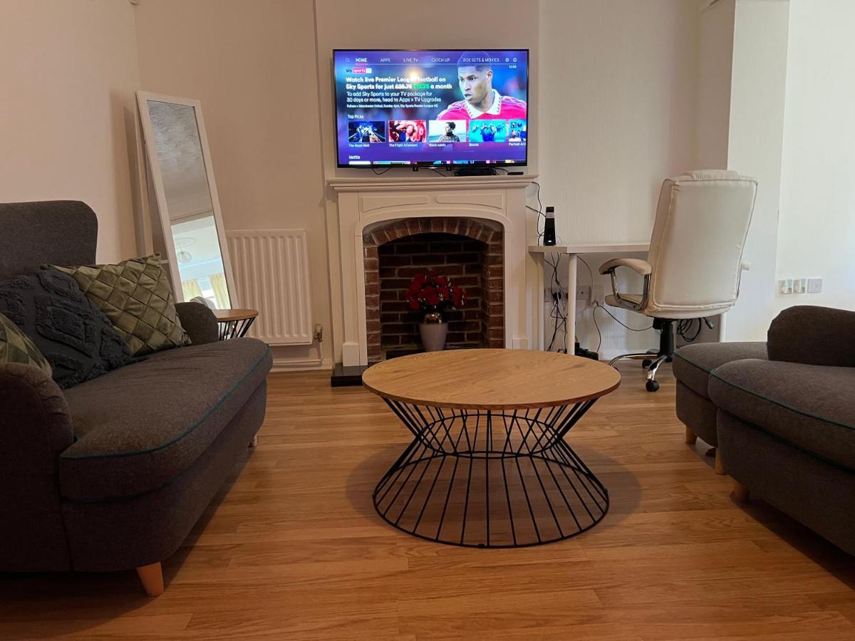 Entire -4 Bedrooms Detached House With Driveway Nottingham Zewnętrze zdjęcie